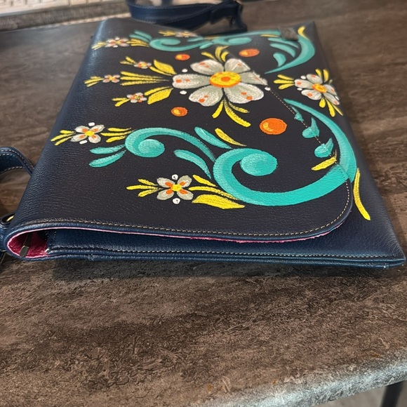 Fina Catrina Hand painted leather purse. - Picture 10 of 11